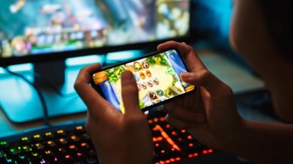 4 Cara Asik Bermain Mobile Game Sendiri Dengan Cara Berbeda